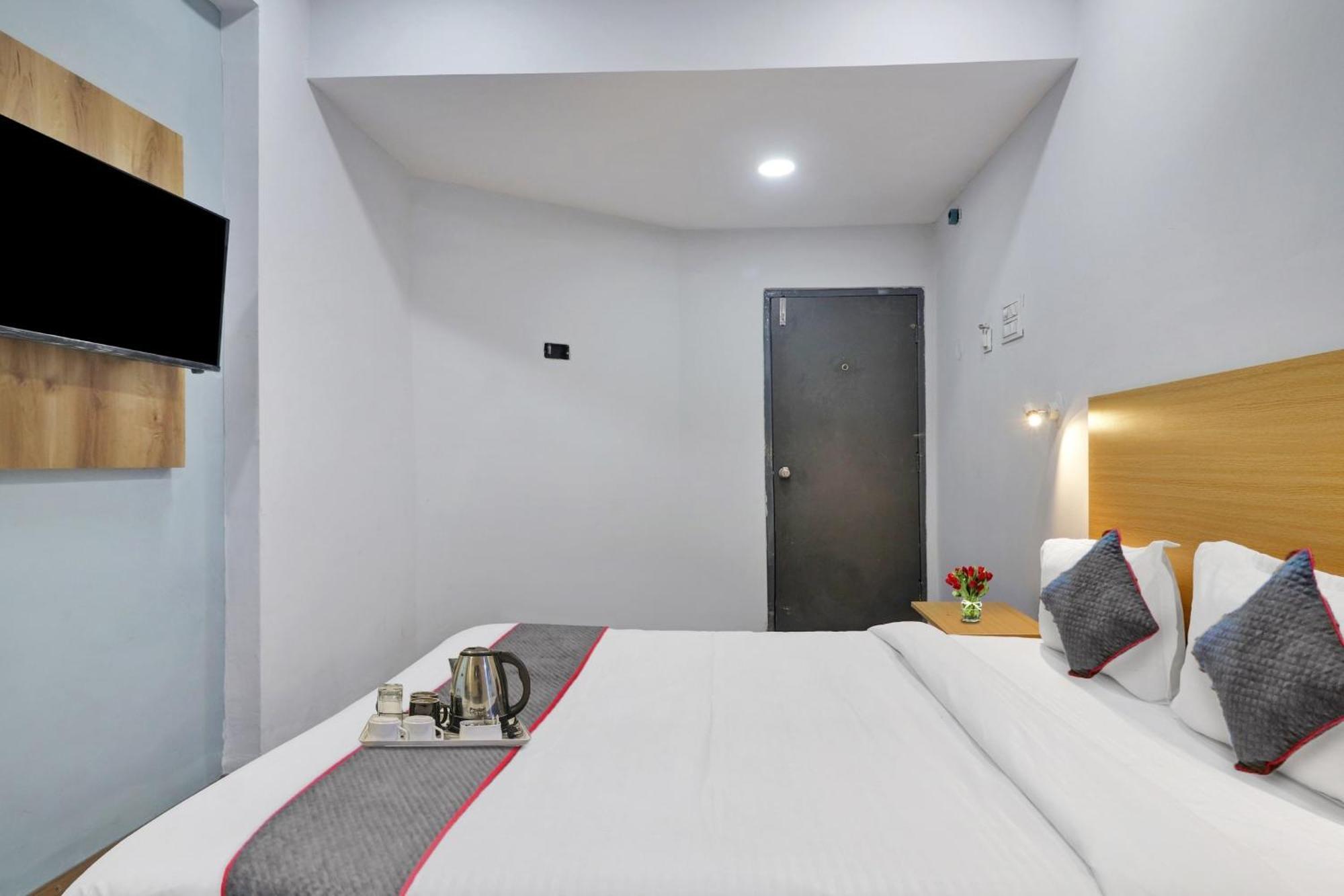 Townhouse S Continental Hyderabad Exterior foto