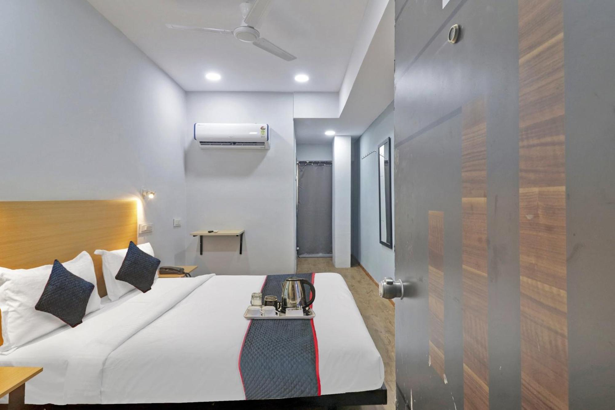 Townhouse S Continental Hyderabad Exterior foto