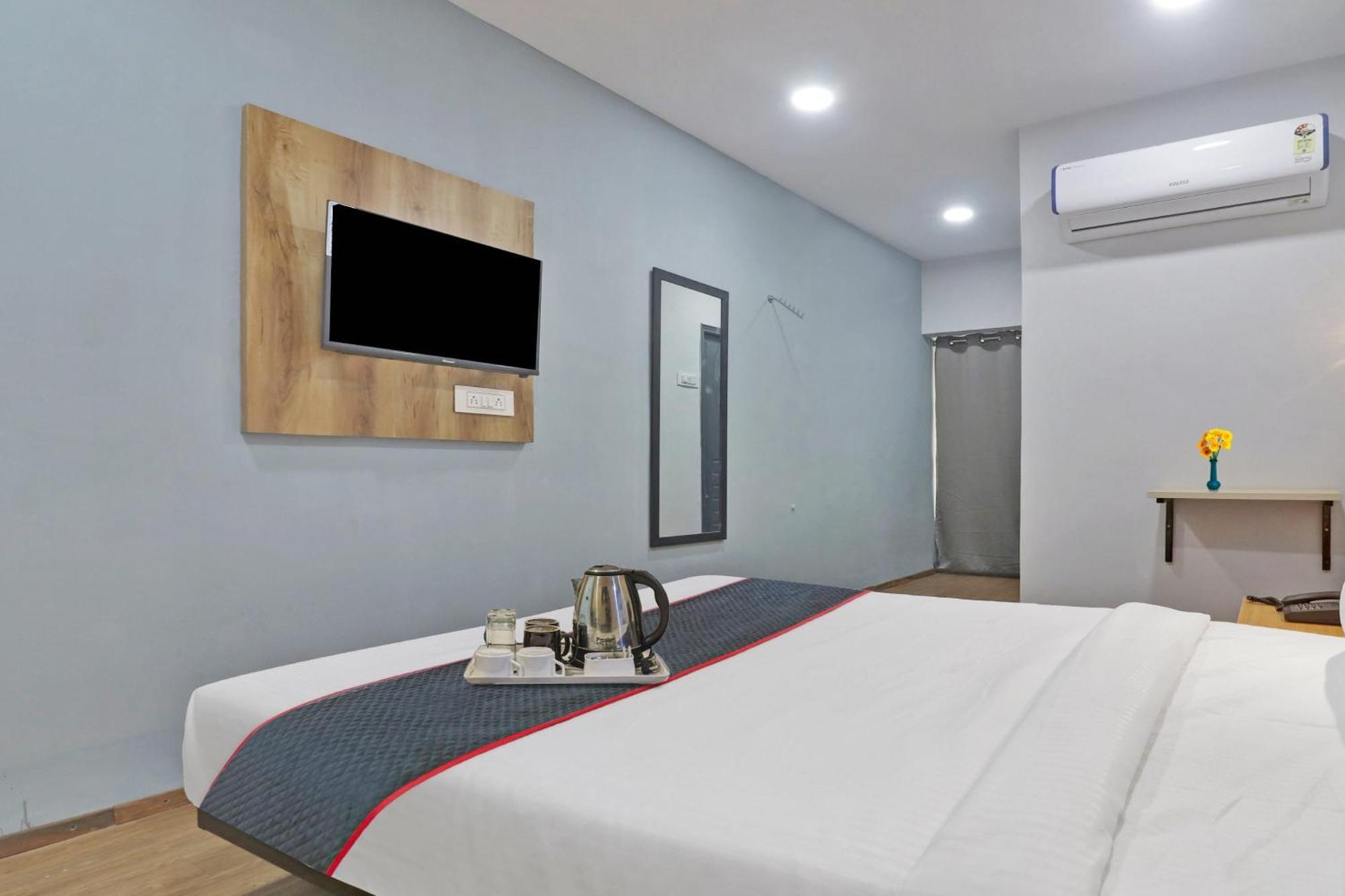 Townhouse S Continental Hyderabad Exterior foto